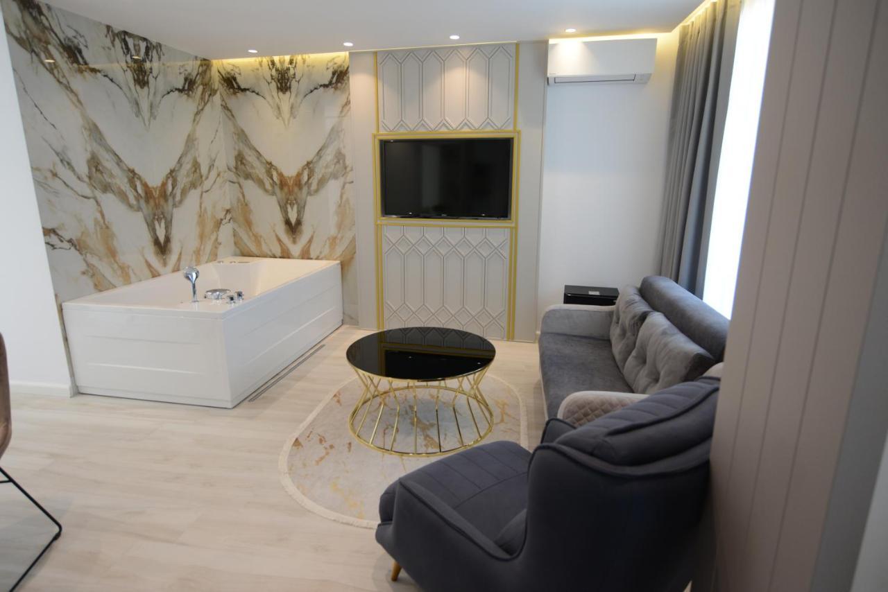 Ebbi Hotel Dhermi Luaran gambar