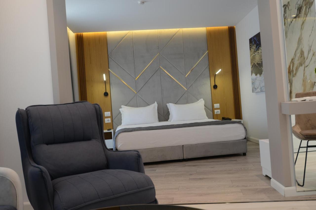 Ebbi Hotel Dhermi Luaran gambar