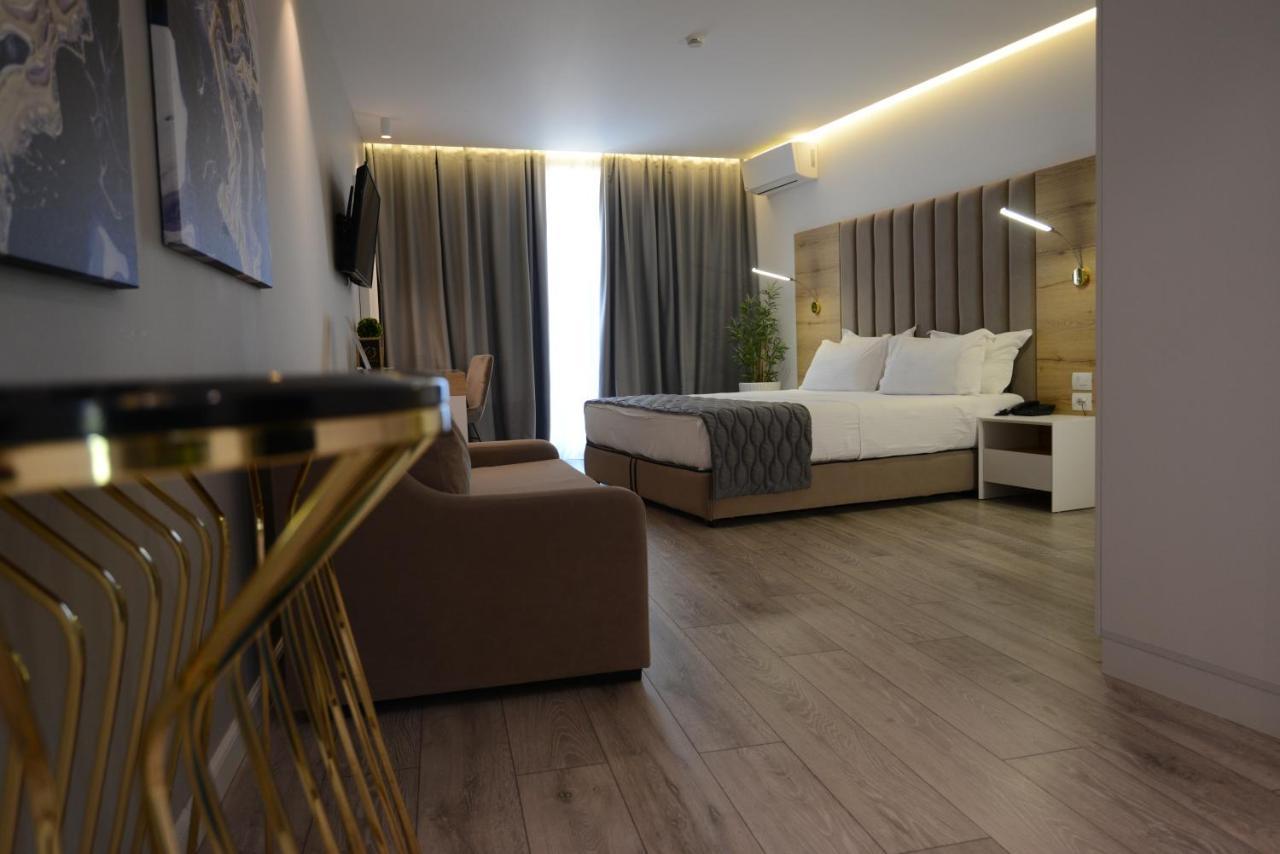 Ebbi Hotel Dhermi Luaran gambar