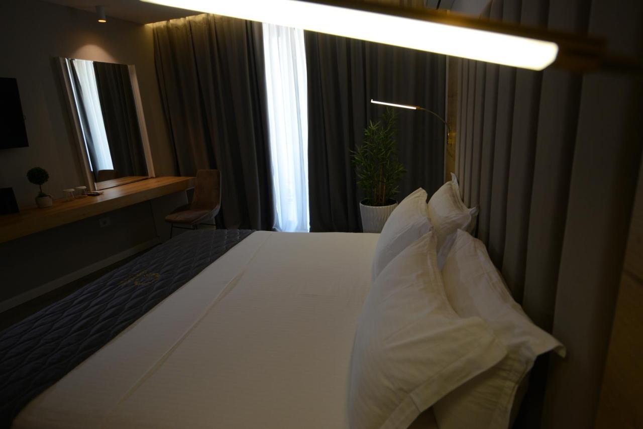 Ebbi Hotel Dhermi Luaran gambar