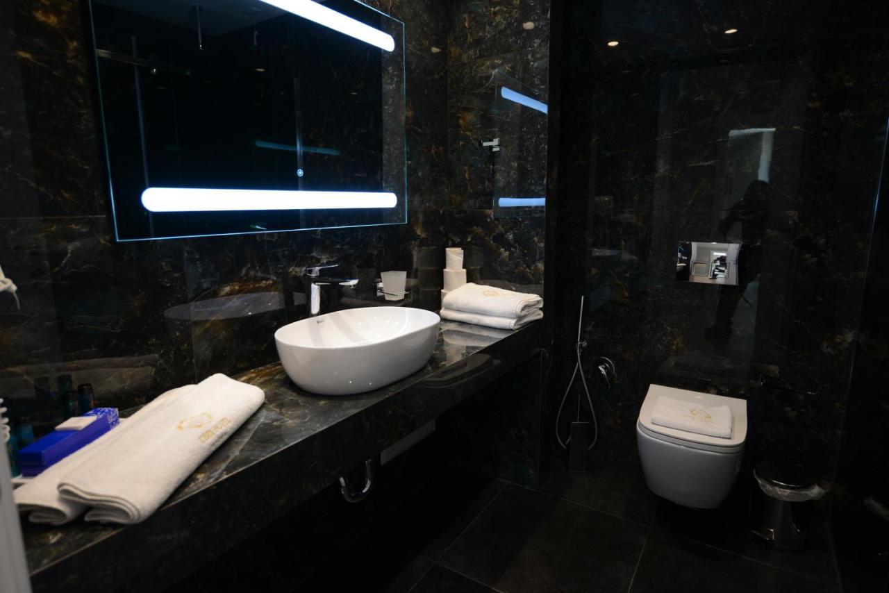 Ebbi Hotel Dhermi Luaran gambar