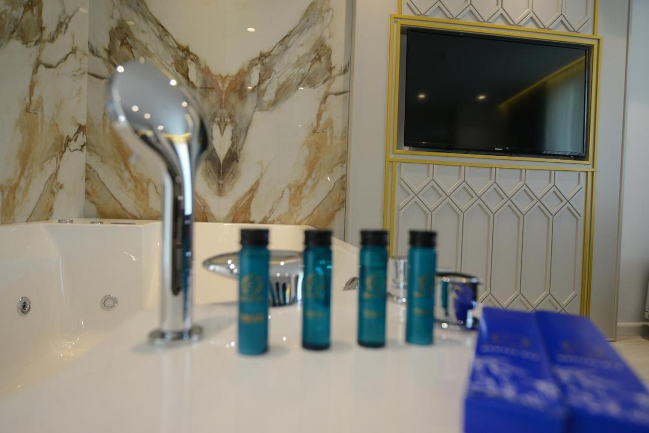 Ebbi Hotel Dhermi Luaran gambar