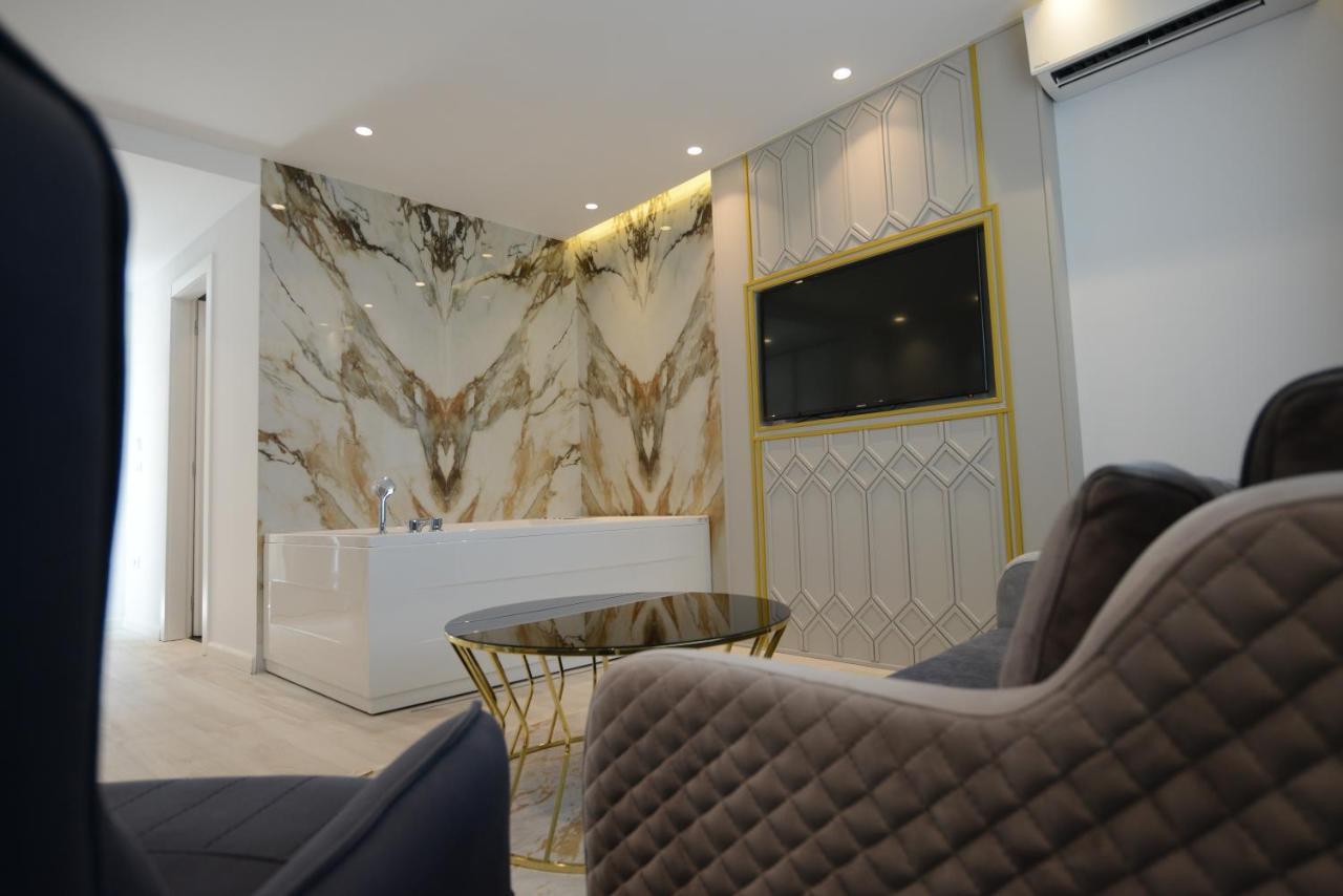 Ebbi Hotel Dhermi Luaran gambar