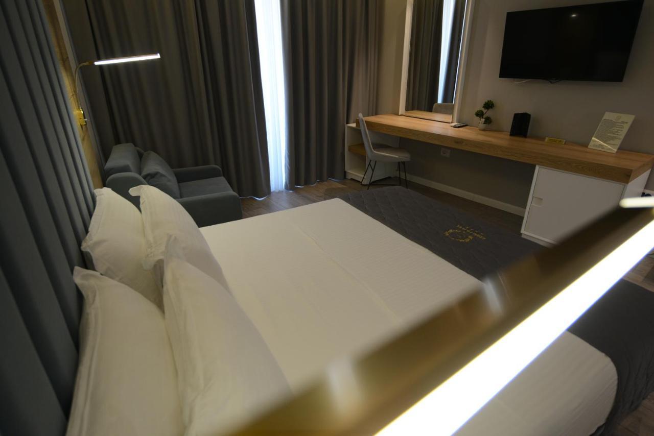 Ebbi Hotel Dhermi Luaran gambar